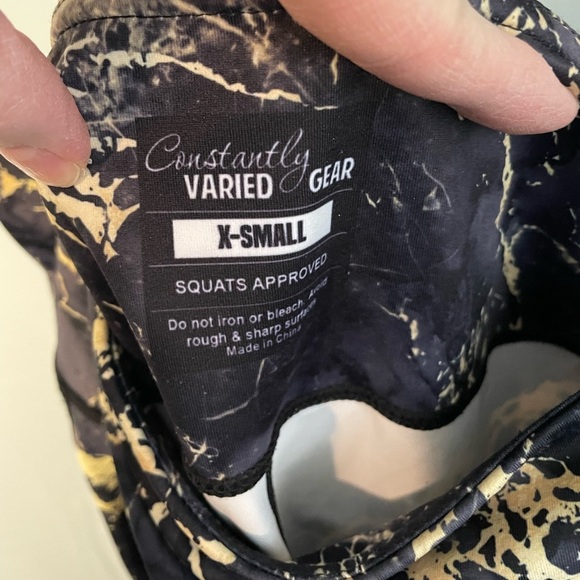 CVG size XS cropped gold marble leggings‎ - Picture 5 of 6